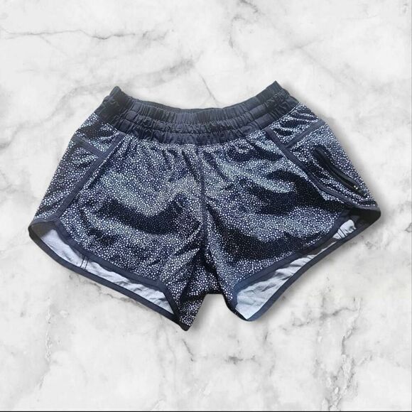 lululemon athletica Pants - Lululemon Size 6 Tracker Shorts